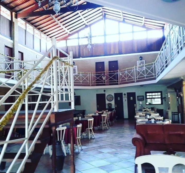 Pousada Alto Da Colina Hotel กงแซร์วาตอเรีย ภายนอก รูปภาพ